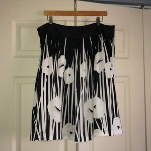 Beautiful black and white flowy skirt